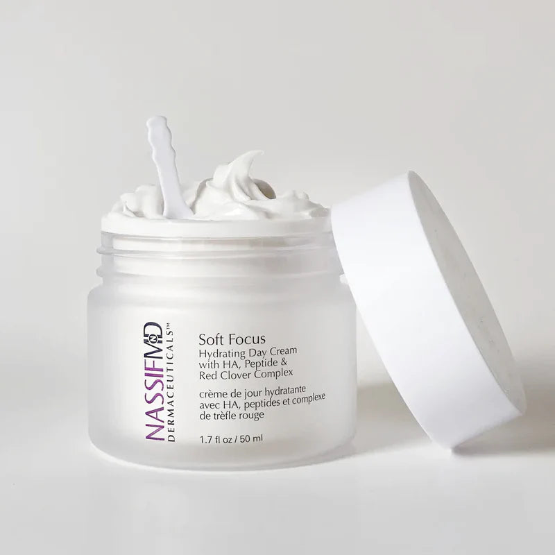 NassifMD Soft Focus Day Cream texture blur effect